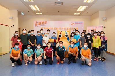 乒乓球精英运动员示范及交流活动 