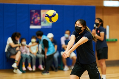 排球精英运动员示范及交流活动 