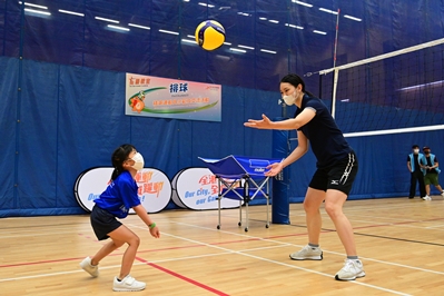 排球精英运动员示范及交流活动 