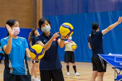 排球精英运动员示范及交流活动 