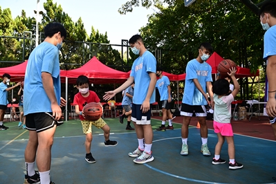 篮球精英运动员示范及交流活动 