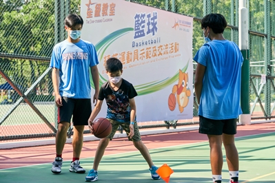 篮球精英运动员示范及交流活动 
