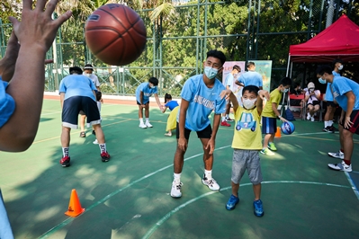篮球精英运动员示范及交流活动 