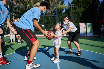 篮球精英运动员示范及交流活动 