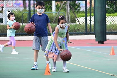 篮球精英运动员示范及交流活动 